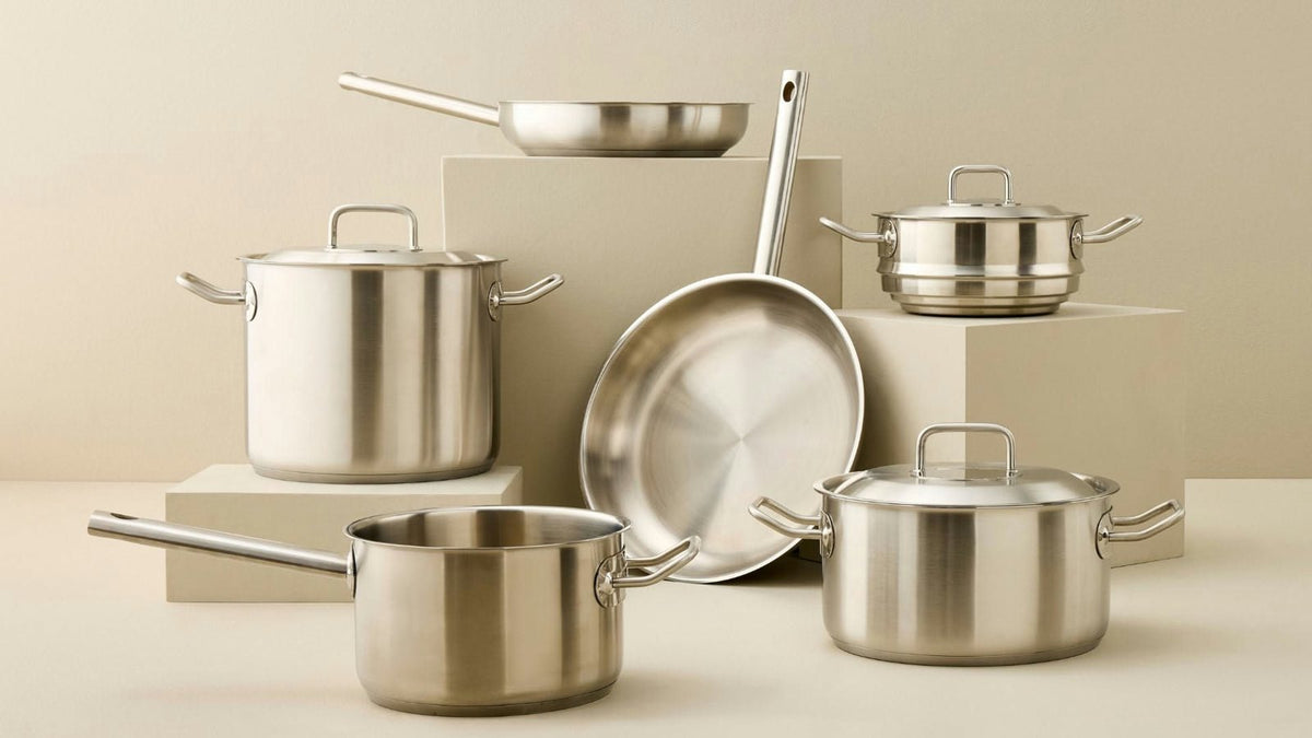 Heavy-bottom stainless steel cookware set